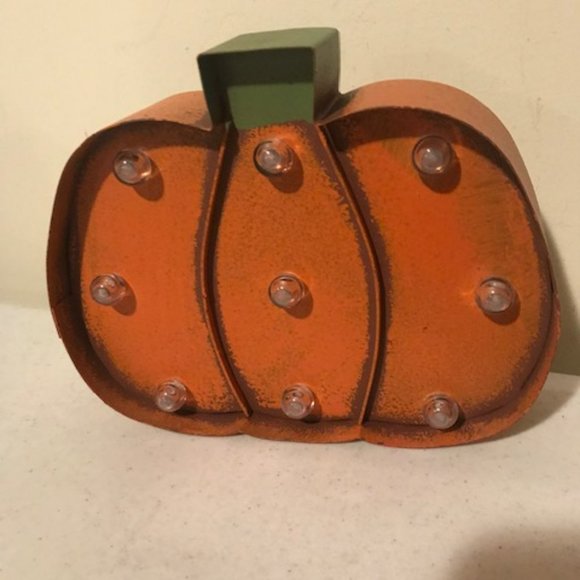 Led Pumpkin in distressed metal - battery operated - Picture 5 of 6